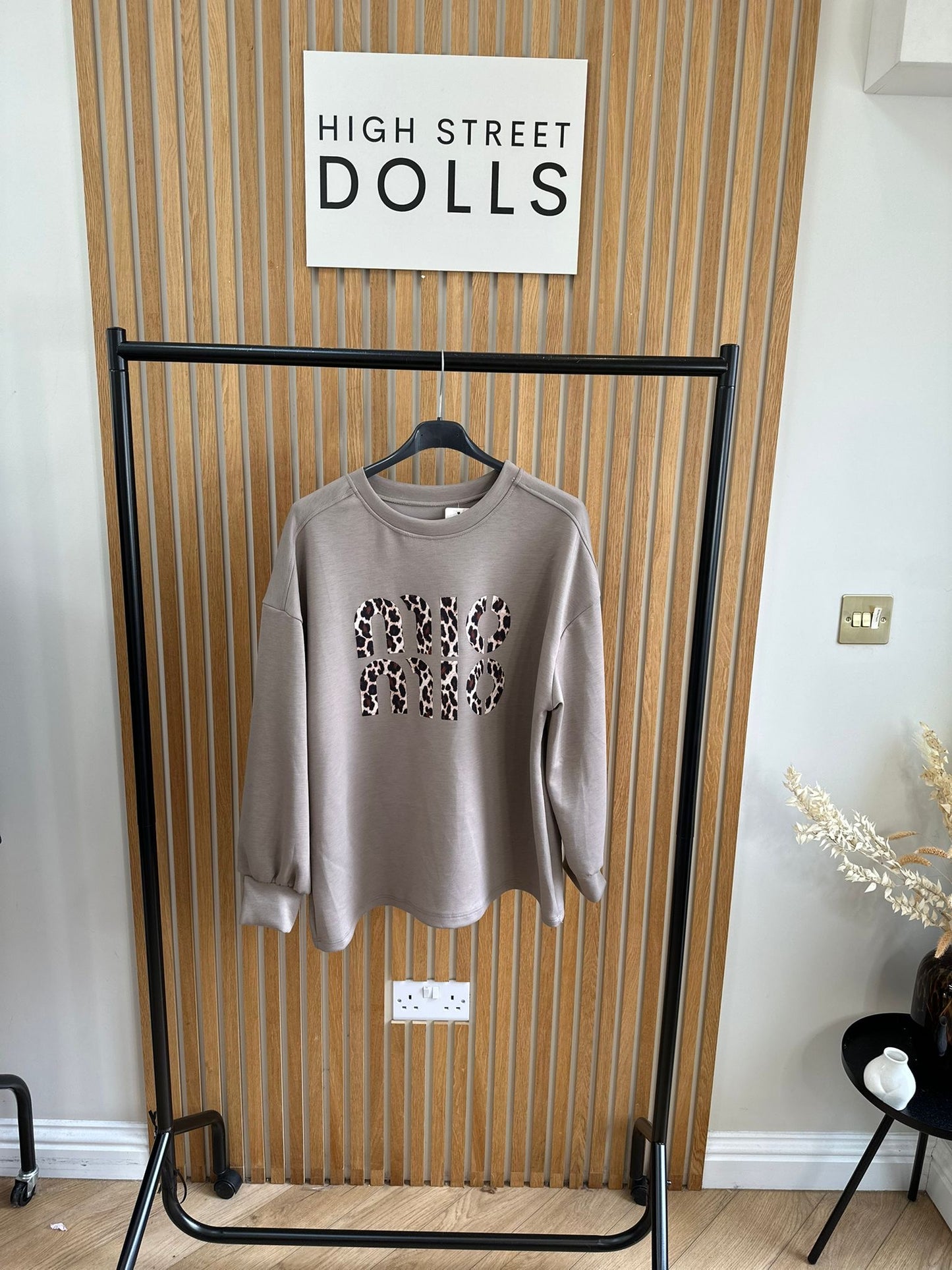 Megan sweatshirt with Leopard Print Logo