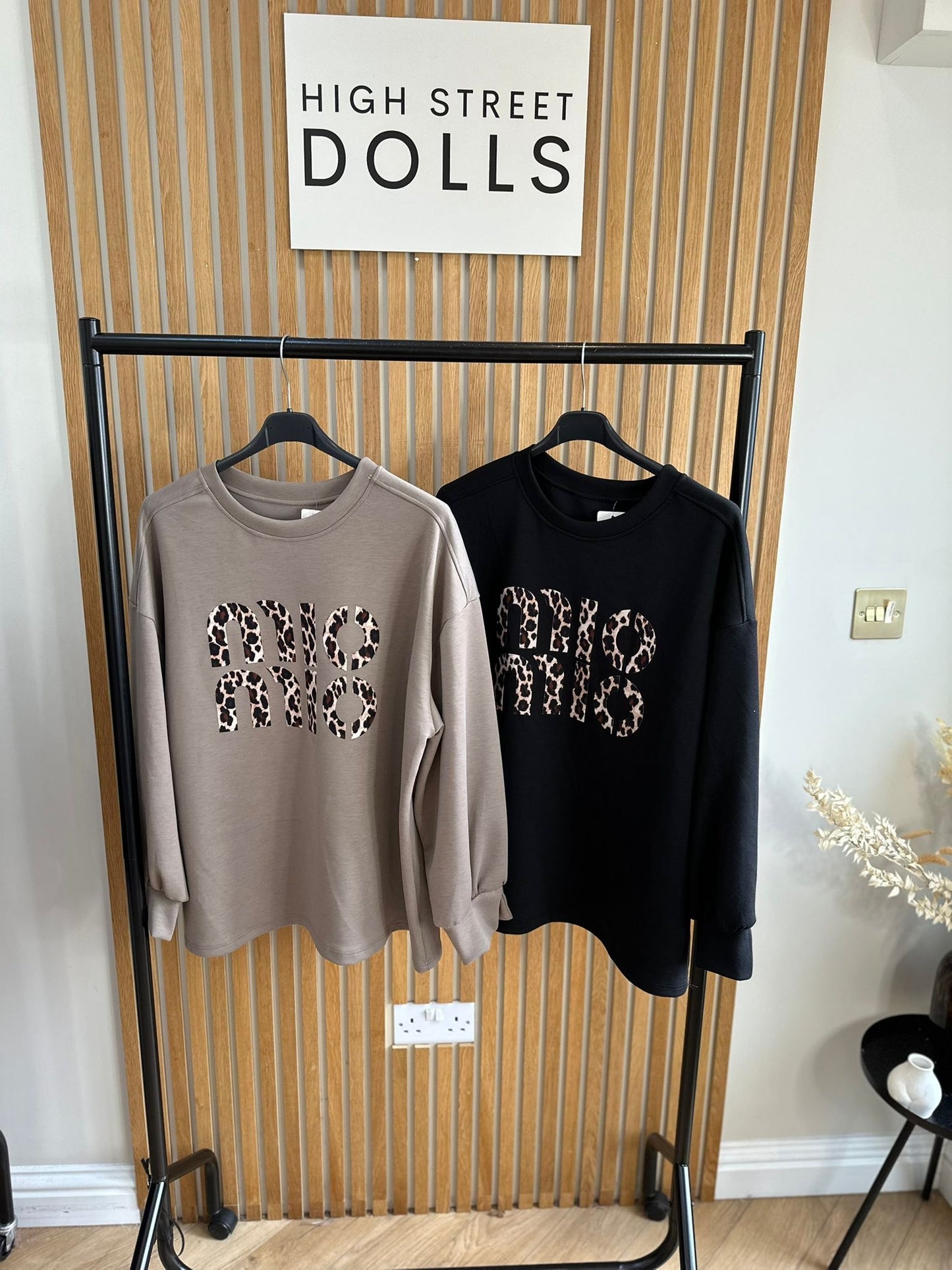 Megan sweatshirt with Leopard Print Logo