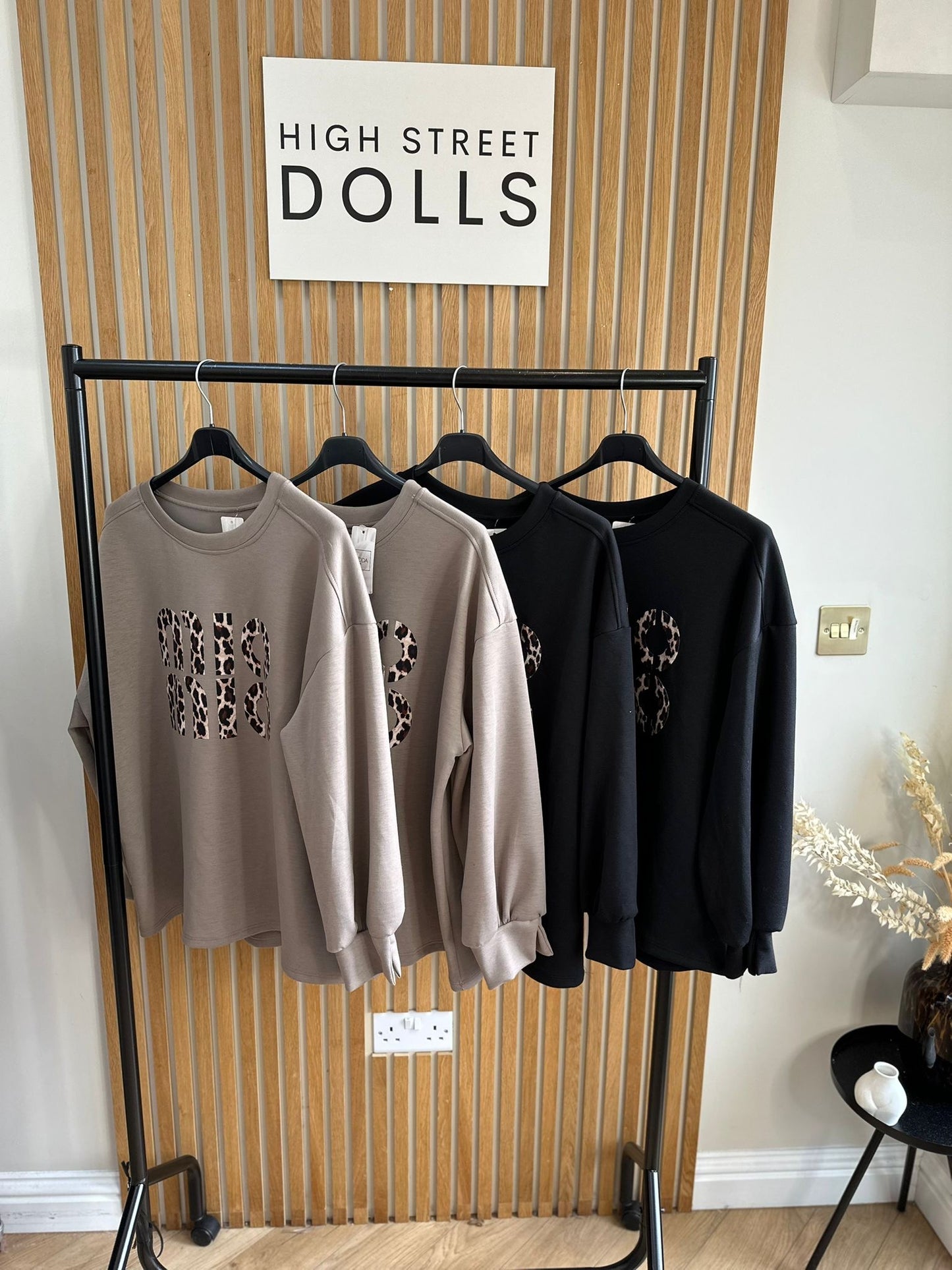 Megan sweatshirt with Leopard Print Logo