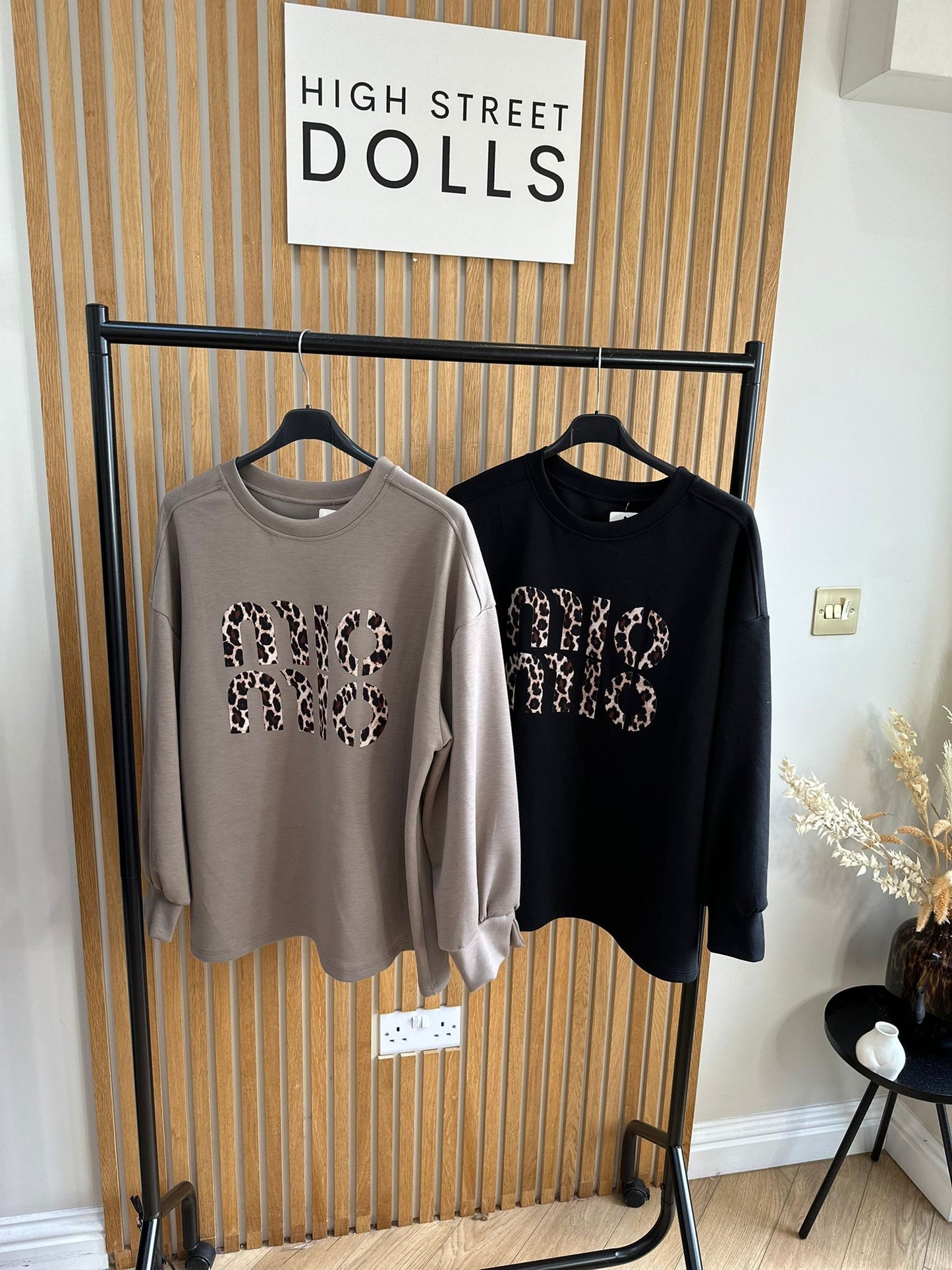 Megan sweatshirt with Leopard Print Logo