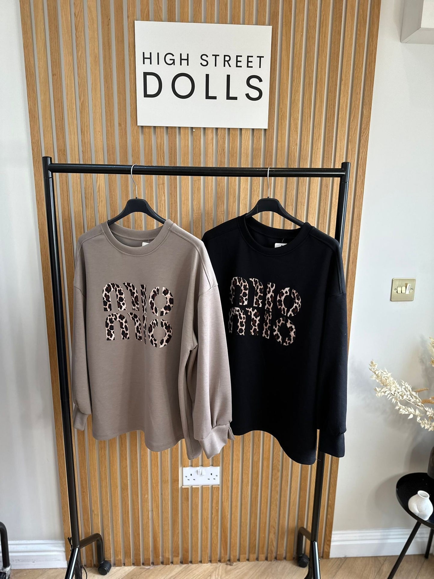 Megan sweatshirt with Leopard Print Logo