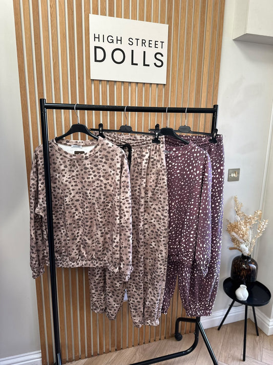 Bambi Deer Print Logo Slogan Lounge Set – Round Neck Jumper & Matching Trousers Two-Piece Tracksuit Loungewear | Autumn Winter